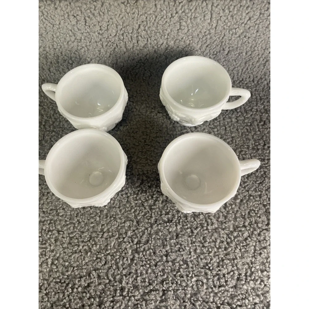Set Of 4 Vintage Westmoreland Fruits‎ White Milk Glass Footed Punch Cups